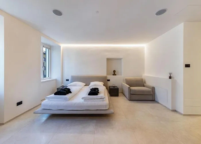 App 203 Palazzo Cavour