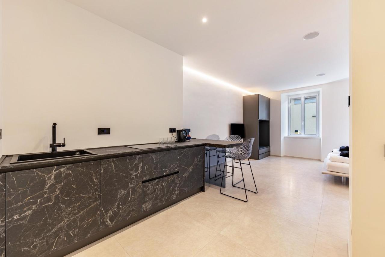 App 203 Palazzo Cavour Apartment